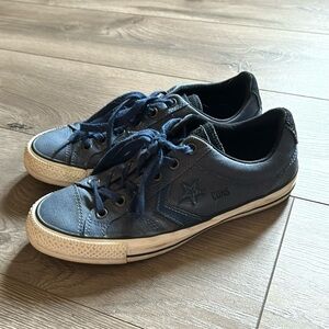 Navy blue men’s converse sneakers